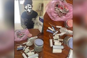 Học sinh lớp 9 chế tạo pháo nổ rồi mang đến trường học