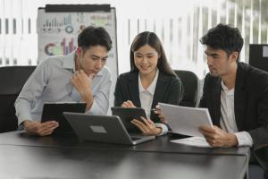 Doanh nghiệp cần lưu ý những điều này để “vượt sóng” cuối năm