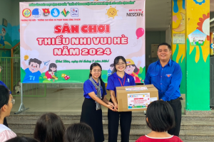 Nestlé Việt Nam trao tặng gần 200.000 phần quà cho học sinh, sinh viên
