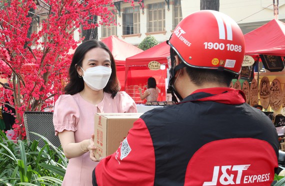 J&T Express với chiến lược “Think Global, Act Local”  ​