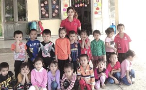 Cô giáo mầm non hơn 13 năm gieo chữ trên bản Nà Bai