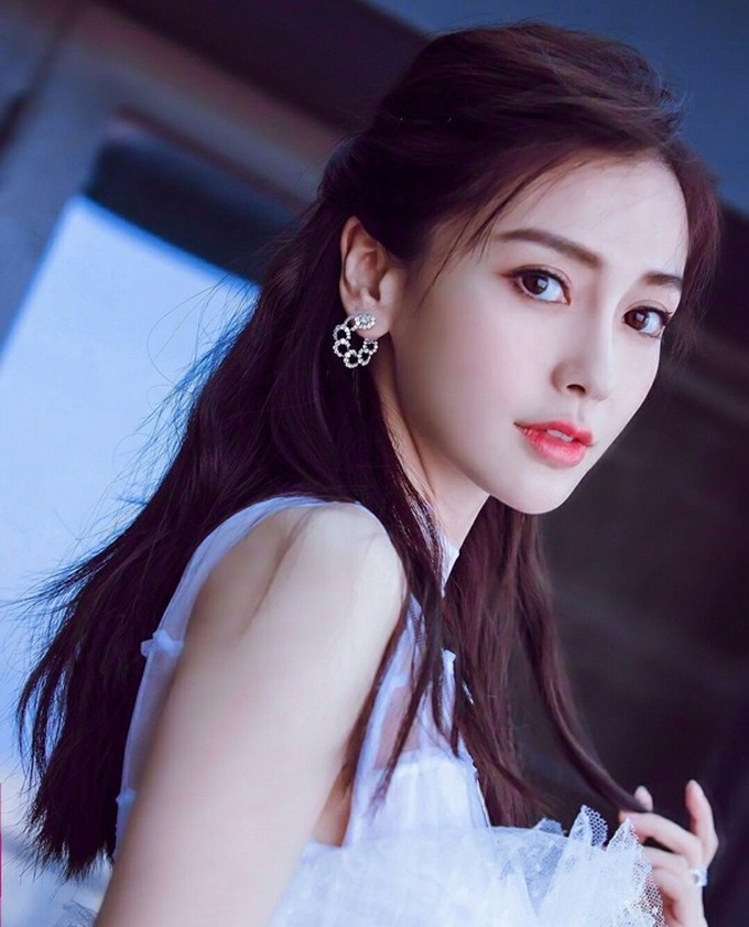Angelababy lần đầu chia sẻ quan điểm về tình yêu hậu ly hôn