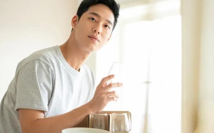 Mới vào làm được 1 năm, chồng tôi đã bị em vợ đuổi việc