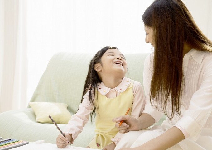Mẹ ơi, sao mẹ đi làm nhiều thế?