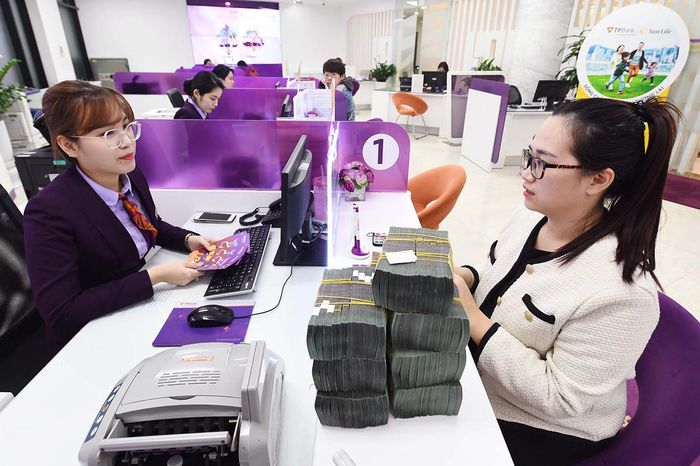Các ngân hàng lãi suất huy động cao nhất cũng vào đà giảm mạnh