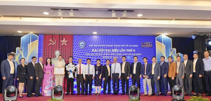 Bất động sản đối diện 2 thách thức nhưng 'có tin tốt'