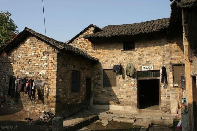 Tổ Tiên dặn: Xây nhà 3 chân cả người lẫn của đều lao đao, nhà 3 chân là nhà như thế nào?