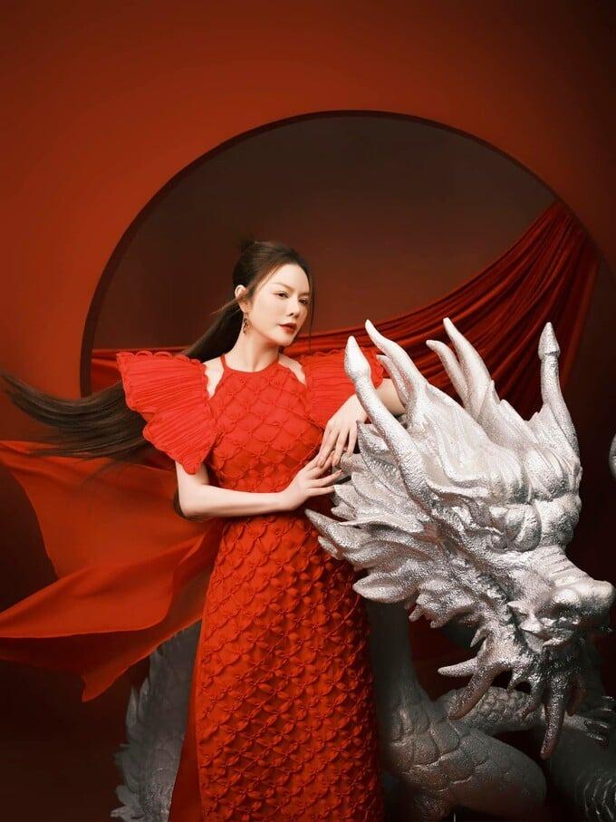 Nghệ sĩ Việt xúng xính áo dài đón Tết