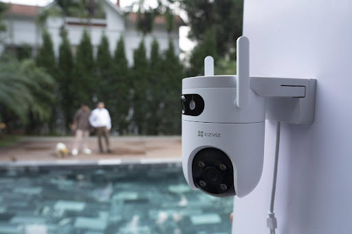 EZVIZ ra mắt camera ngoài trời ống kính kép