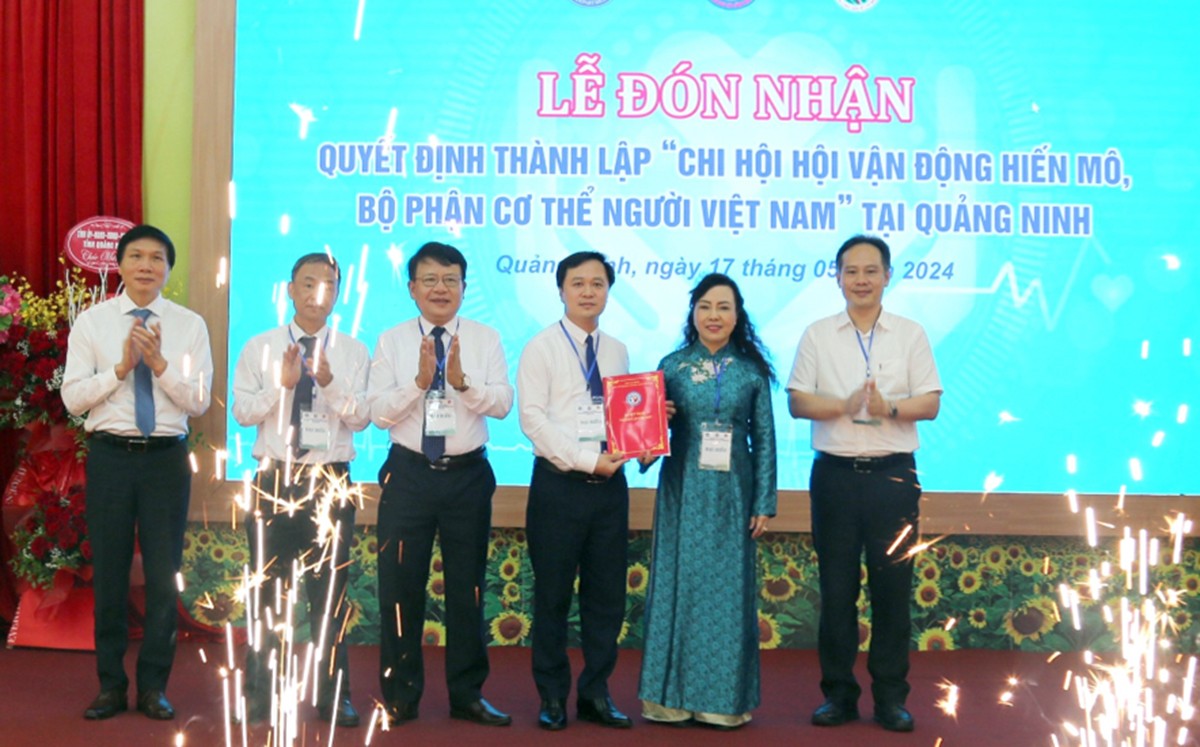 Chủ tịch UBND tỉnh Quảng Ninh đăng ký hiến mô, tạng