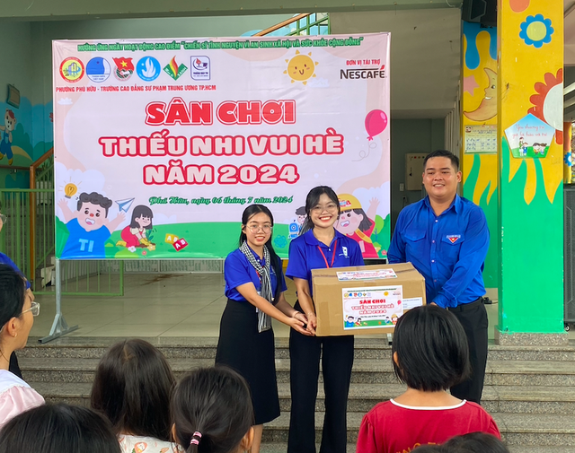 Nestlé Việt Nam trao tặng gần 200.000 phần quà cho học sinh, sinh viên